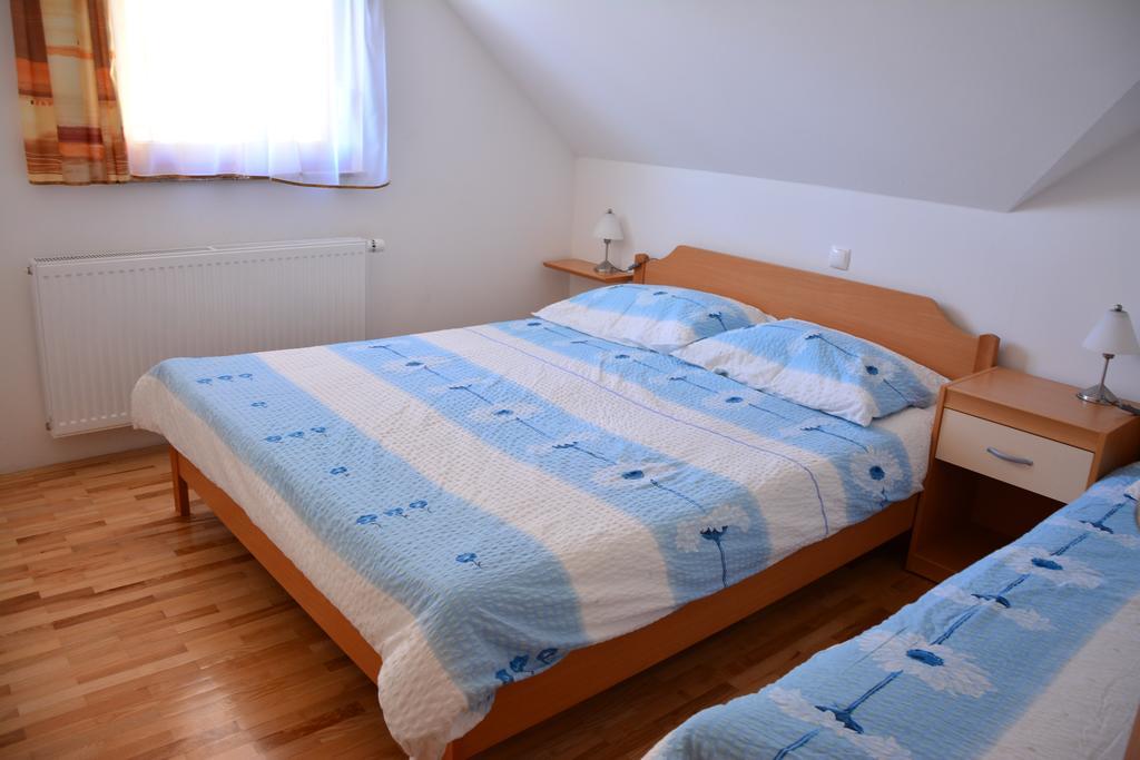 Apartments Gatej Cerkno Esterno foto