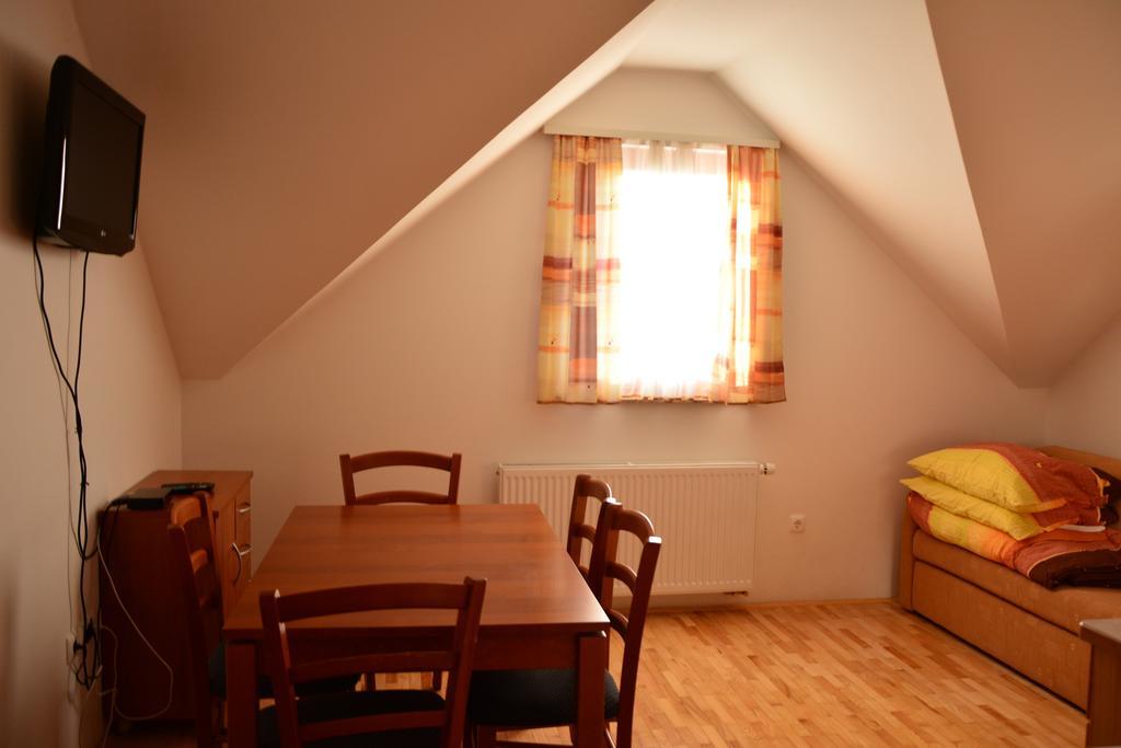 Apartments Gatej Cerkno Esterno foto