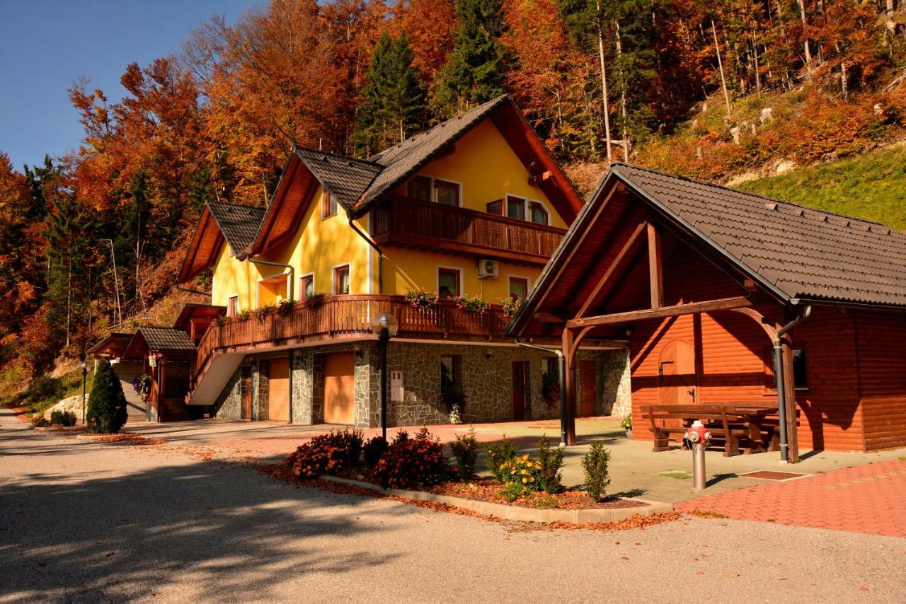 Apartments Gatej Cerkno Esterno foto